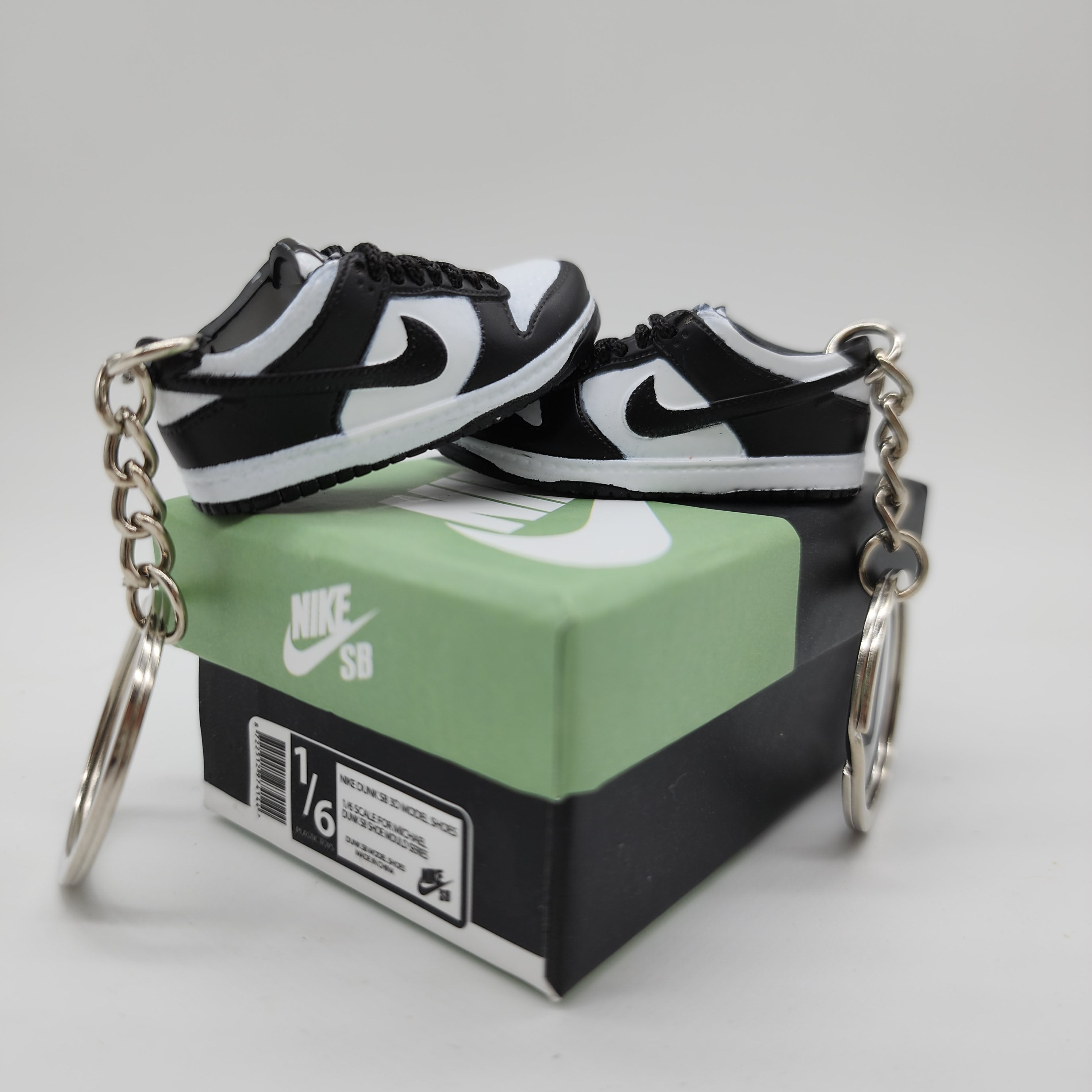 Mini Sneaker Keyrings – Diamond Kicks